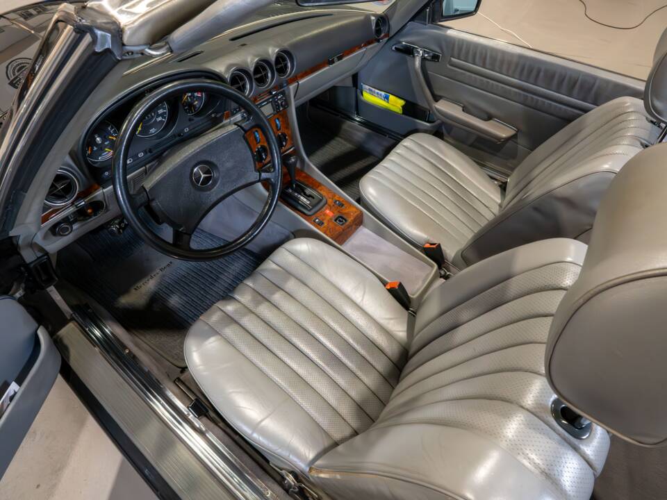 Image 19/32 of Mercedes-Benz 280 SL (1985)