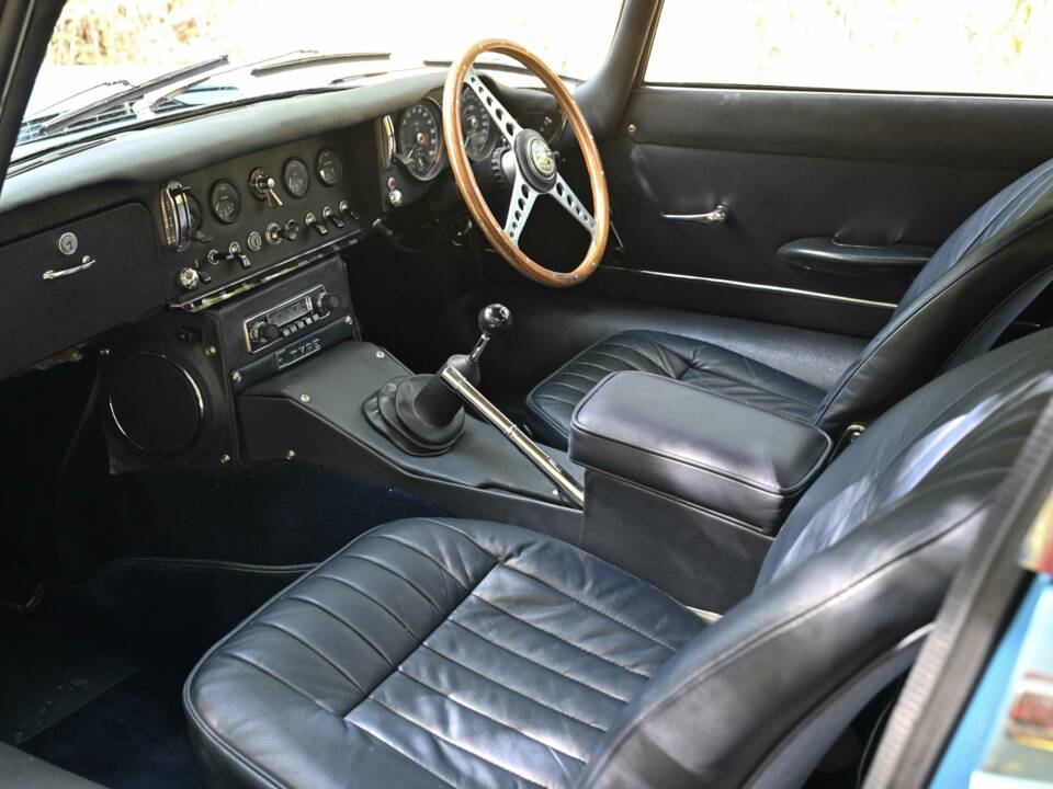 Image 38/50 of Jaguar E-Type (2+2) (1966)