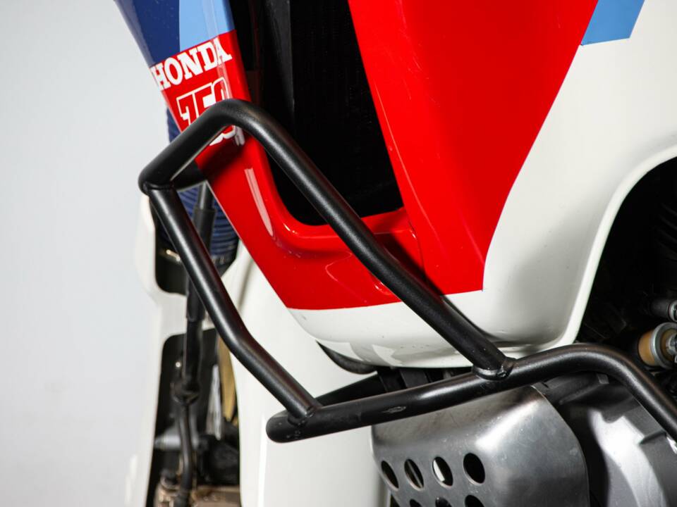 Image 8/50 of Honda DUMMY (1990)