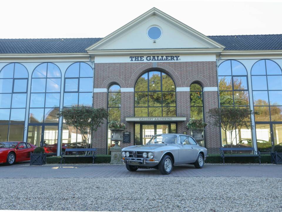 Image 26/50 of Alfa Romeo 1750 GT Veloce (1970)