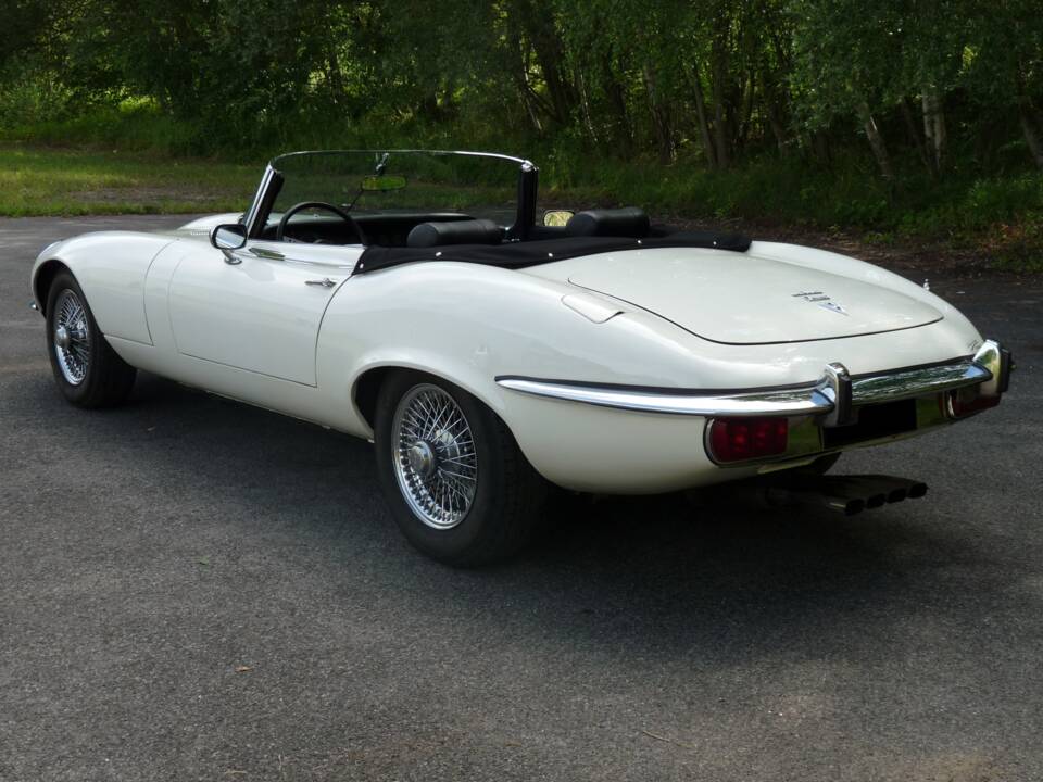 Afbeelding 24/26 van Jaguar E-Type V12 (1974)