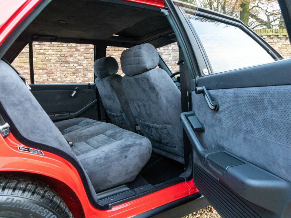 Imagen 25/50 de Lancia Delta HF Integrale Evoluzione I (1991)