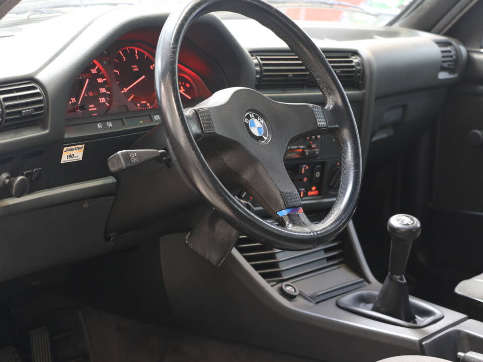 Imagen 8/26 de BMW 325e (1987)