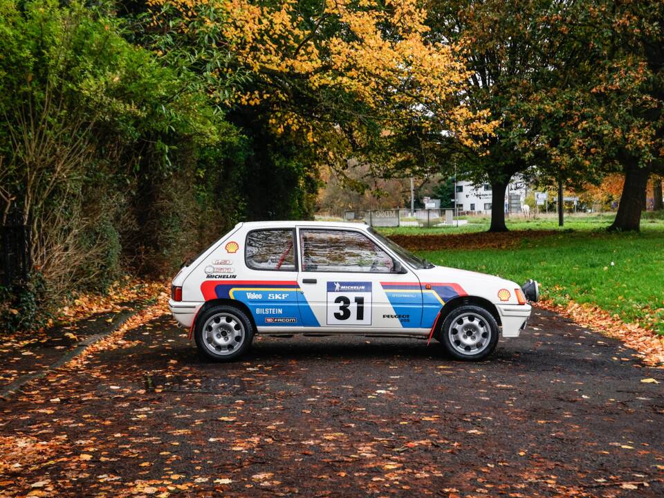 Imagen 28/44 de Peugeot 205 GTi 1.9 (1987)