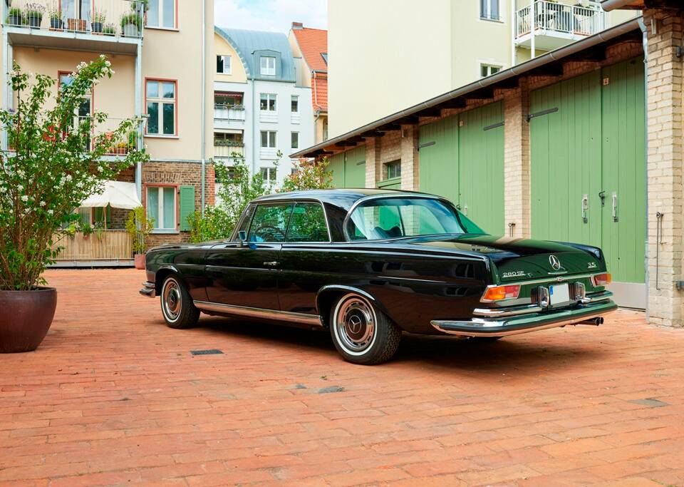 Image 5/188 of Mercedes-Benz 280 SE 3,5 (1971)