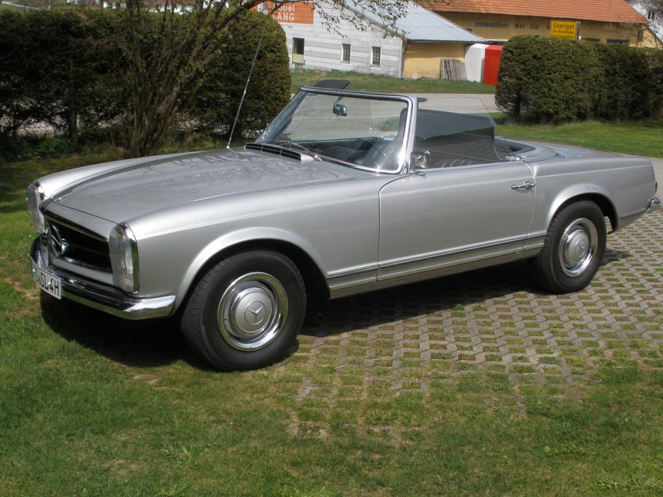 Image 4/41 of Mercedes-Benz 230 SL (1966)