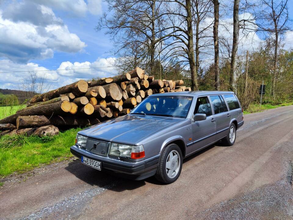 Image 4/13 of Volvo 760 Turbo (1989)