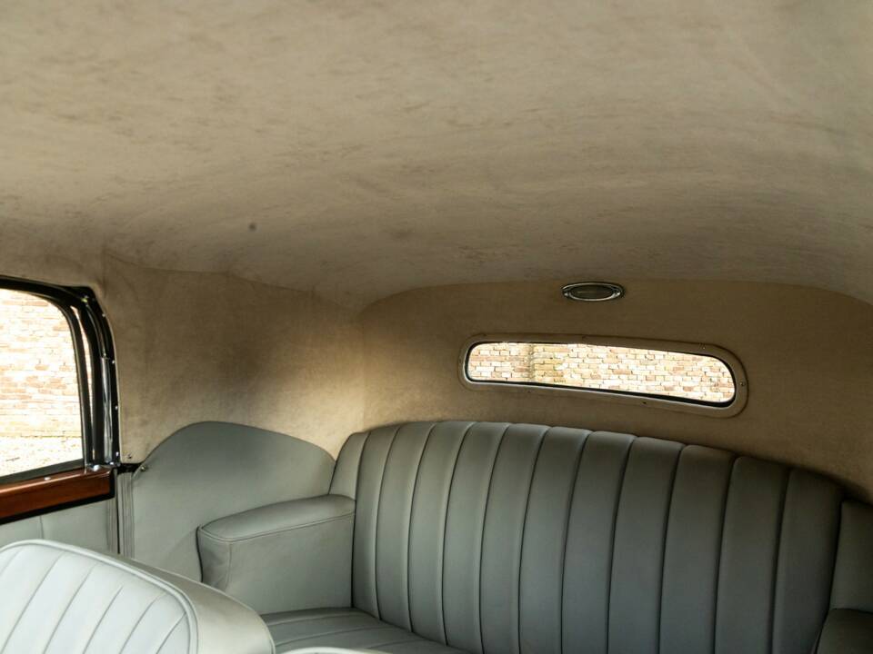 Image 18/50 of Mercedes-Benz 230 Cabriolet A (1939)