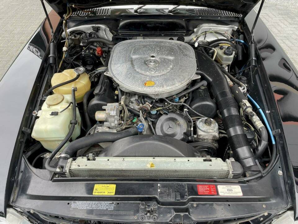 Image 27/36 of Mercedes-Benz 560 SL (1986)