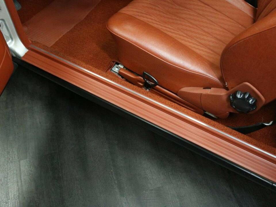Image 10/50 of Mercedes-Benz 280 CE (1980)