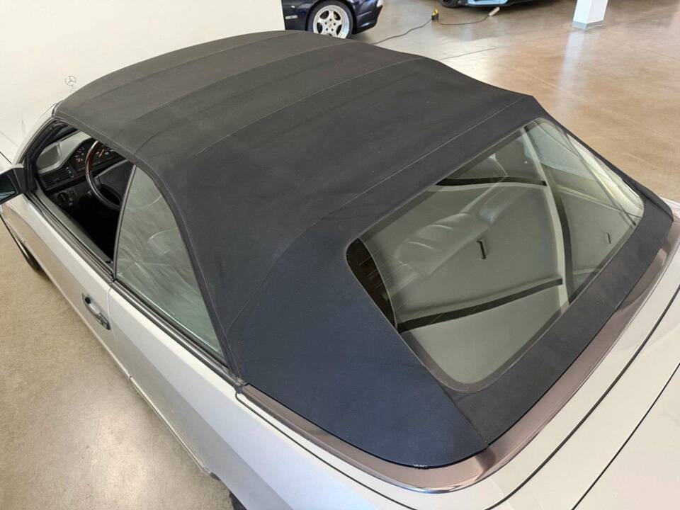 Imagen 16/27 de Mercedes-Benz E 200 (1995)