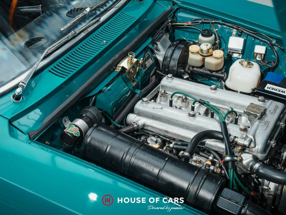 Image 12/25 of Alfa Romeo 1750 GT Veloce (1970)