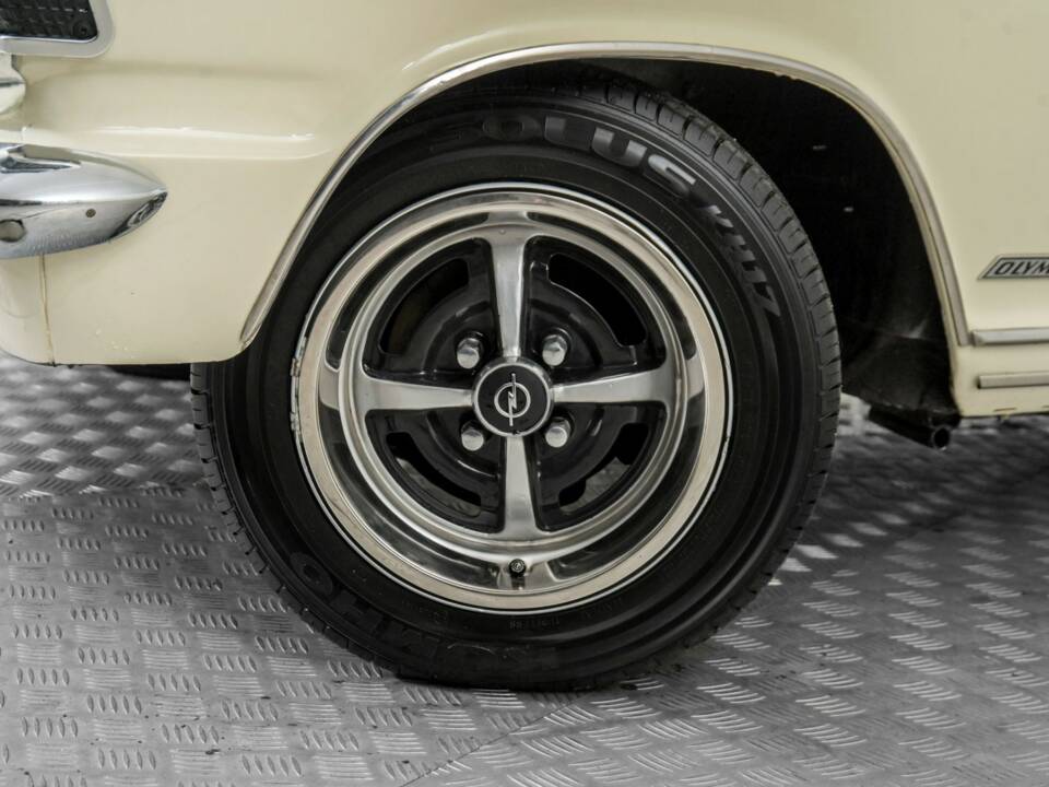 Image 4/50 of Opel Olympia 1700 S (1968)