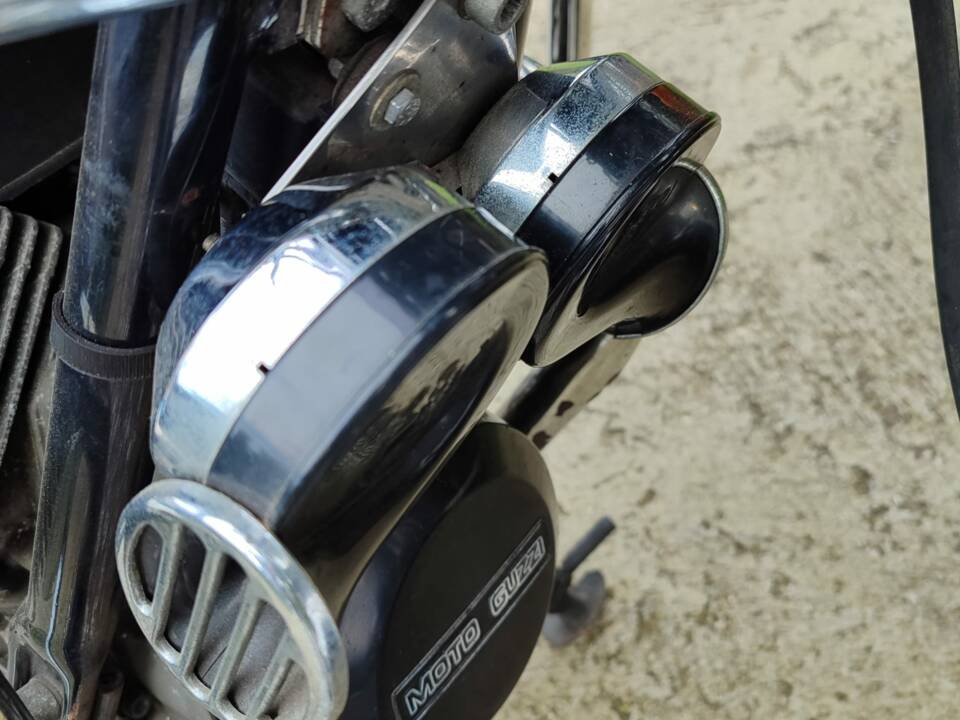 Immagine 4/12 di Moto Guzzi V35 C (1983)