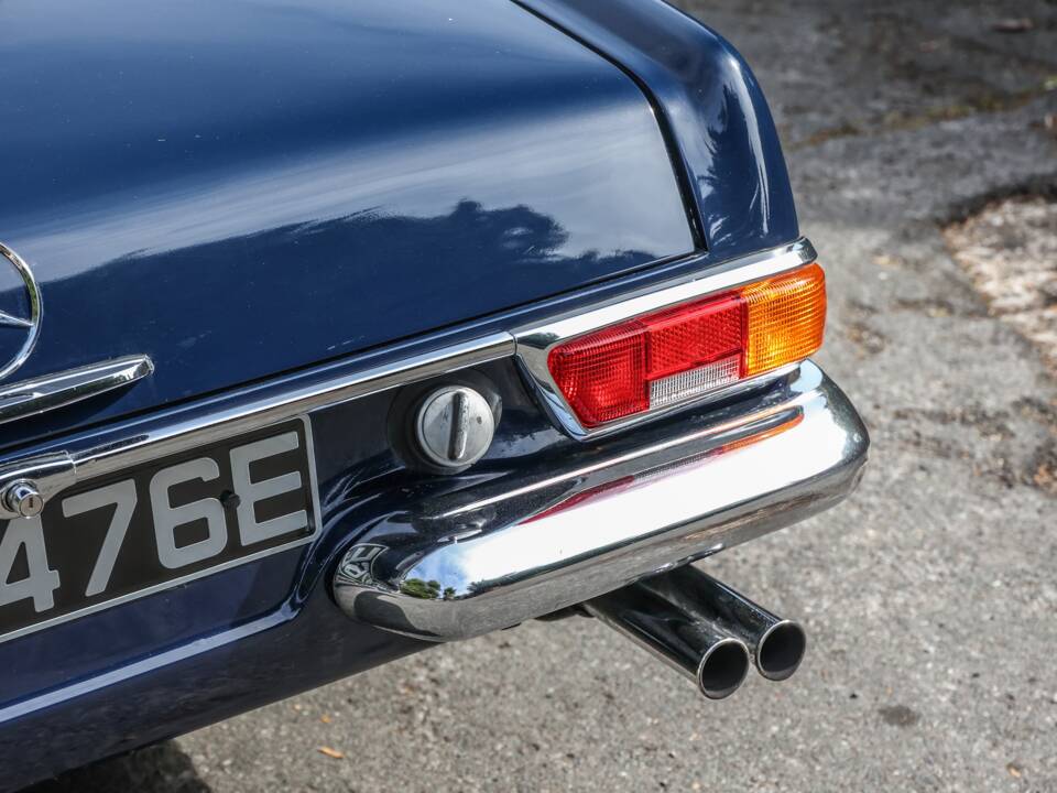 Image 10/17 de Mercedes-Benz 230 SL (1966)