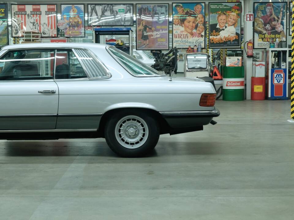 Image 6/50 de Mercedes-Benz 500 SLC (1981)