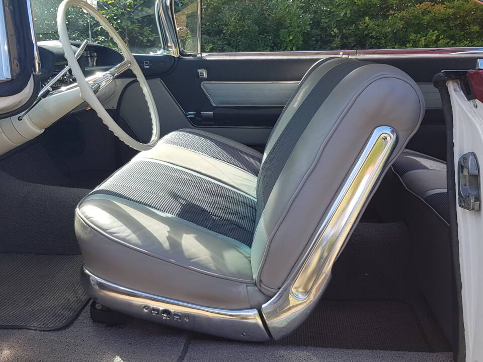 Imagen 18/30 de Oldsmobile 98 Holiday SceniCoupe (1959)