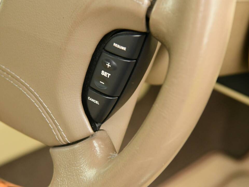 Image 46/50 of Jaguar XJ 8 4.2 (2008)