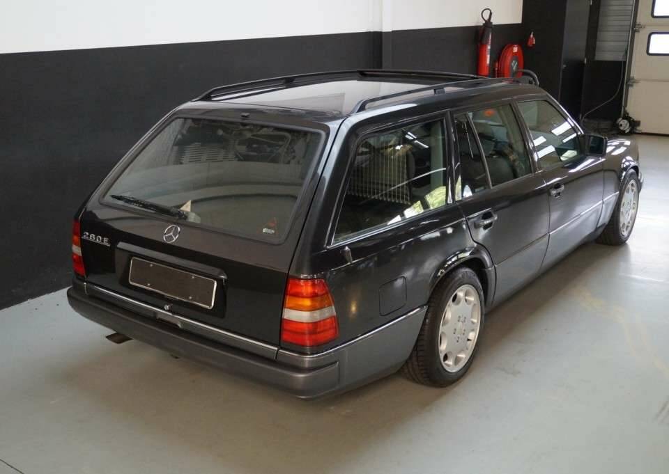 Bild 4/50 von Mercedes-Benz E 280 T (1994)