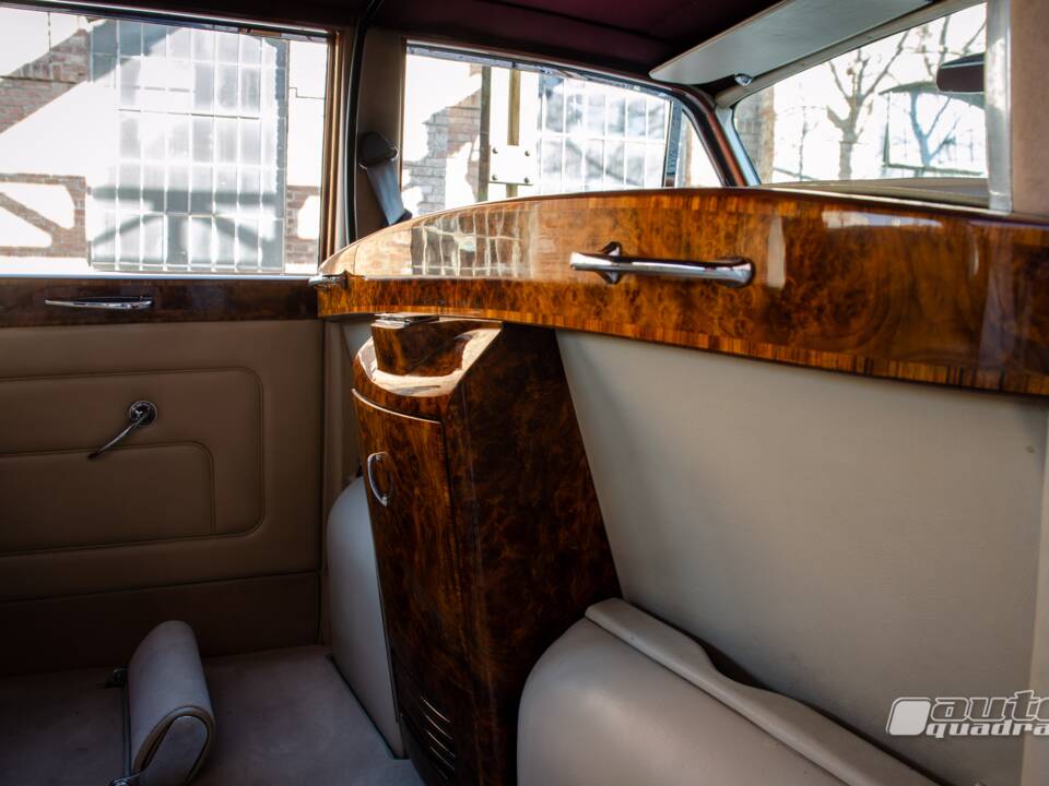 Bild 10/14 von Rolls-Royce Phantom V (1966)