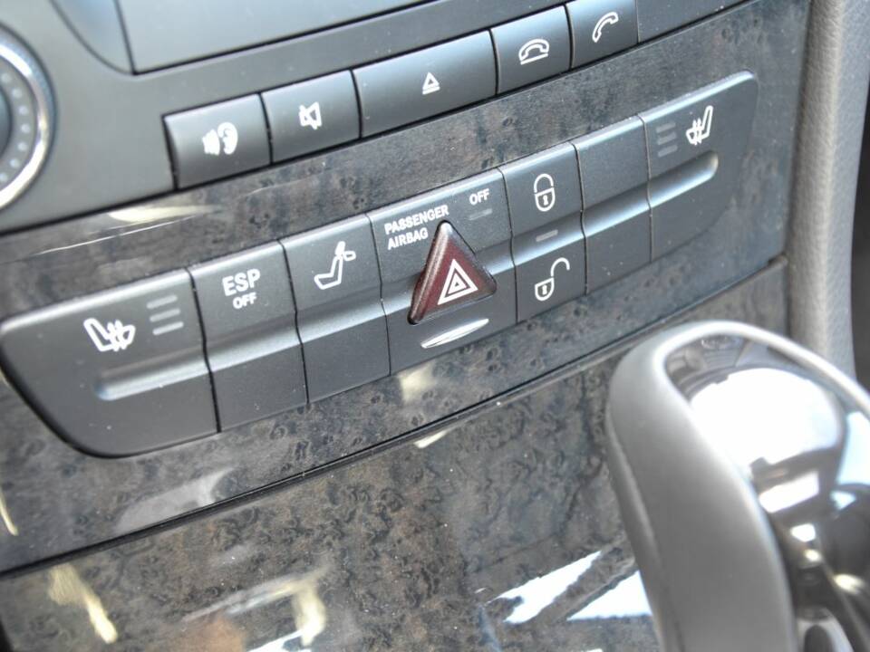 Imagen 39/100 de Mercedes-Benz E 55 AMG (2003)