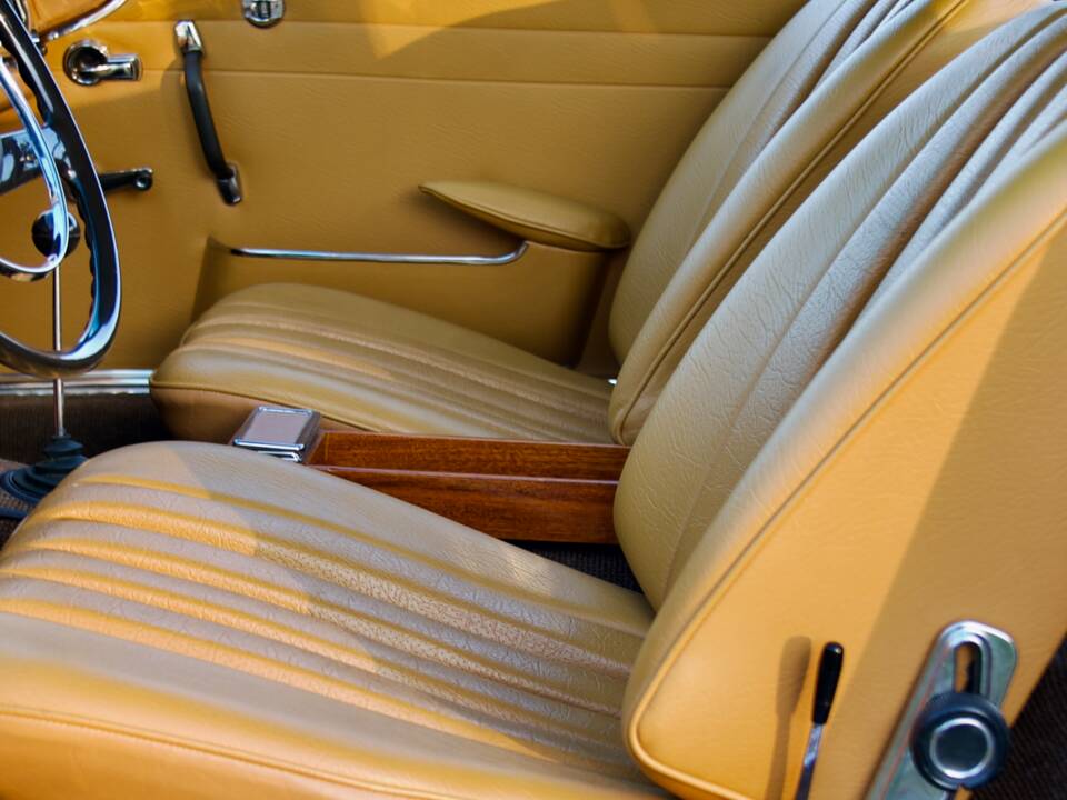 Image 15/20 of Mercedes-Benz 230 SL (1964)