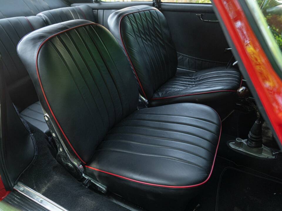 Image 29/50 of Porsche 356 C 1600 SC (1964)