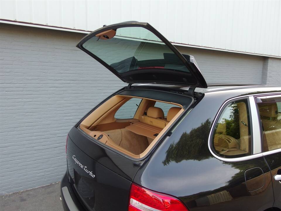 Image 68/93 of Porsche Cayenne Turbo (2007)