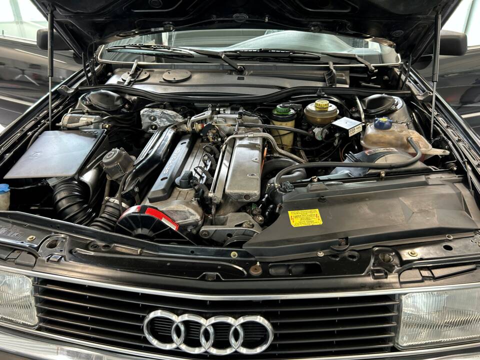 Immagine 15/44 di Audi 200 - 2.2 20V Turbo quattro (1990)