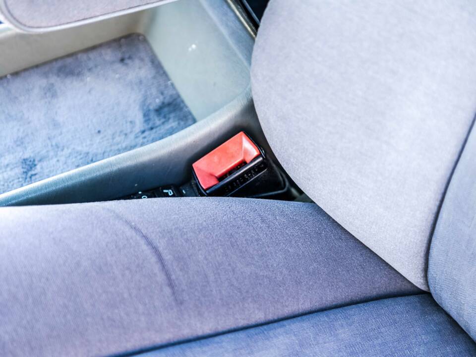 Image 125/175 of Mercedes-Benz 420 SE (1986)