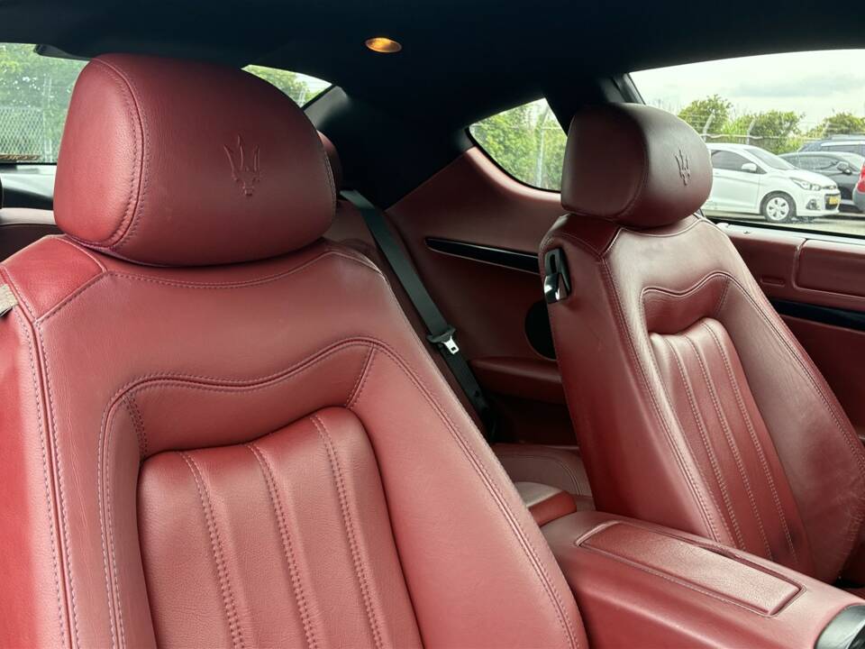 Immagine 22/39 di Maserati GranTurismo 4.2 (2008)