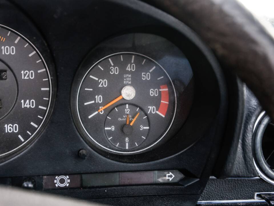 Image 23/40 of Mercedes-Benz 450 SL (1977)