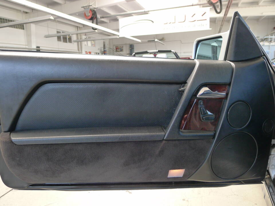 Image 36/47 of Mercedes-Benz 500 SL (1992)
