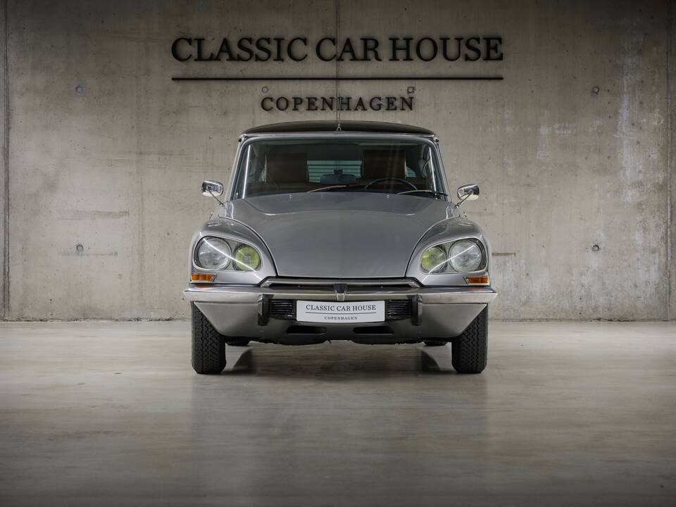Image 8/92 of Citroën DS 23 Pallas (1975)