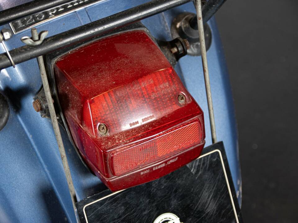 Bild 15/30 von Piaggio Vespa 125 Primavera ET3 (1977)