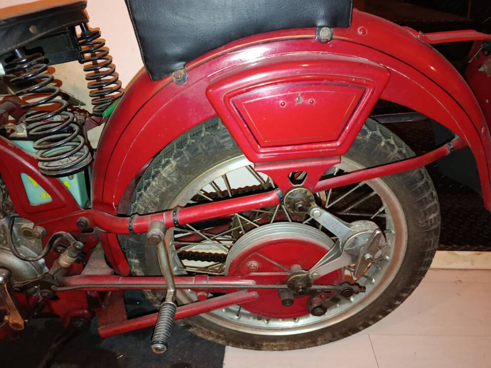 Image 21/46 of Moto Guzzi DUMMY (1955)
