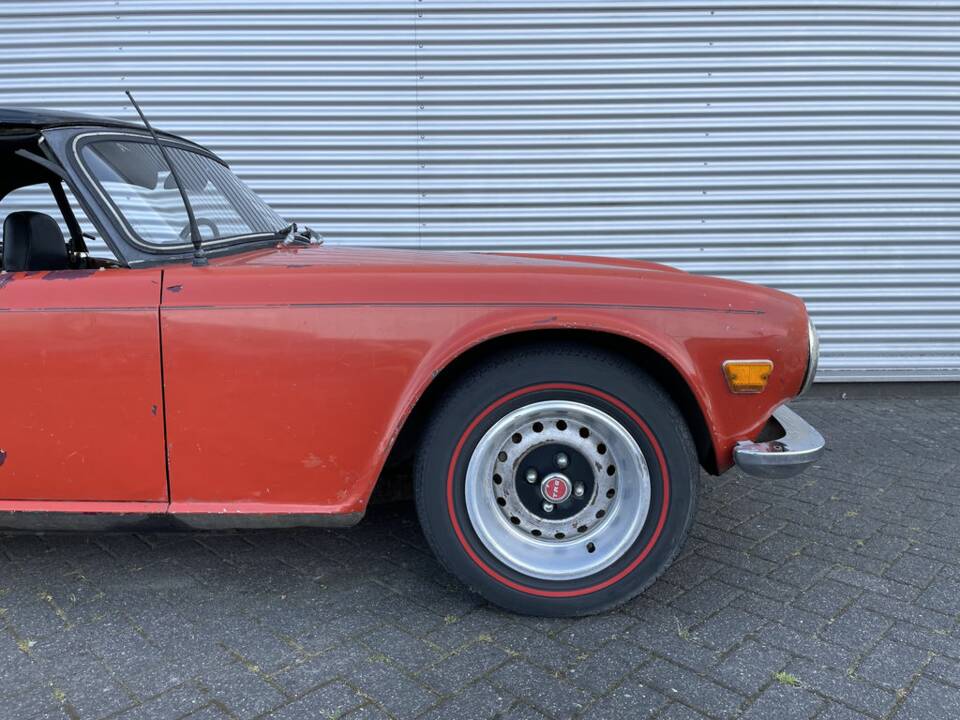 Image 7/8 of Triumph TR 6 (1971)