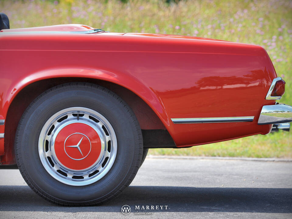 Image 14/70 of Mercedes-Benz 280 SL (1969)