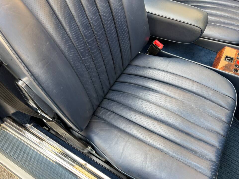 Image 46/77 of Mercedes-Benz 280 SL (1984)