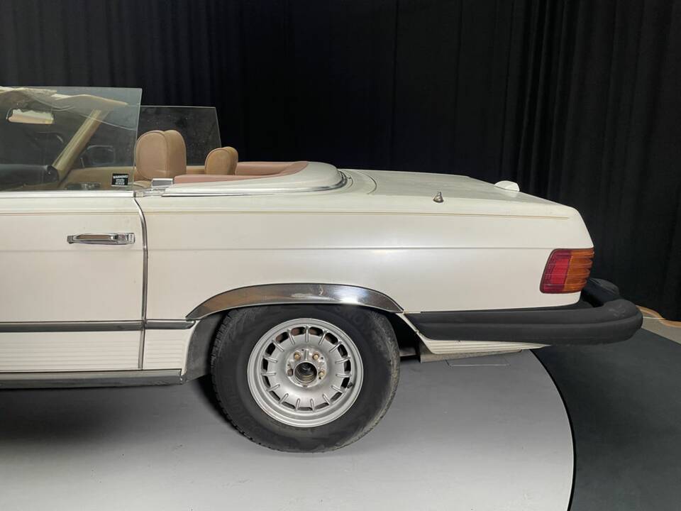 Image 7/8 of Mercedes-Benz 380 SL (1983)