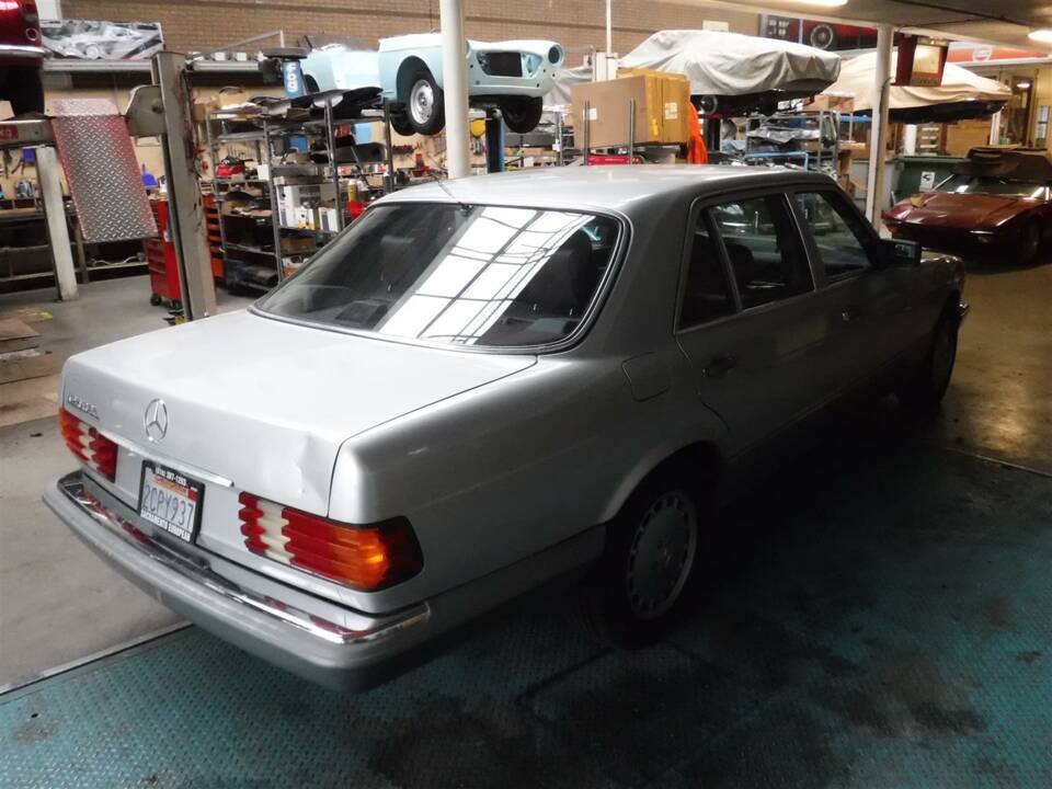 Image 21/31 de Mercedes-Benz 420 SEL (1986)