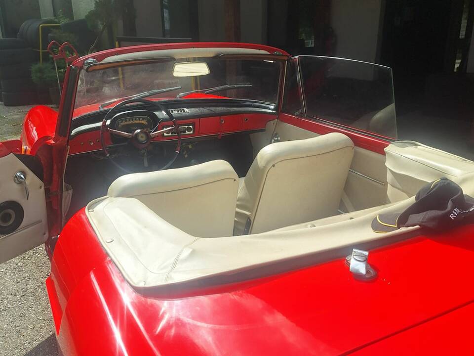 Image 8/8 of Renault Caravelle S (1963)