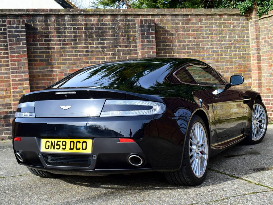 Afbeelding 47/50 van Aston Martin V8 Vantage (2009)
