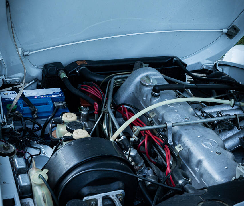 Image 11/15 of Mercedes-Benz 280 SL (1970)
