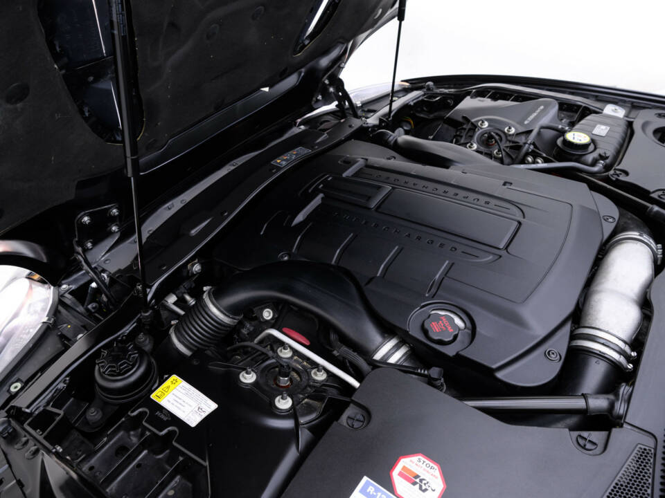Image 14/37 of Jaguar XKR (2008)