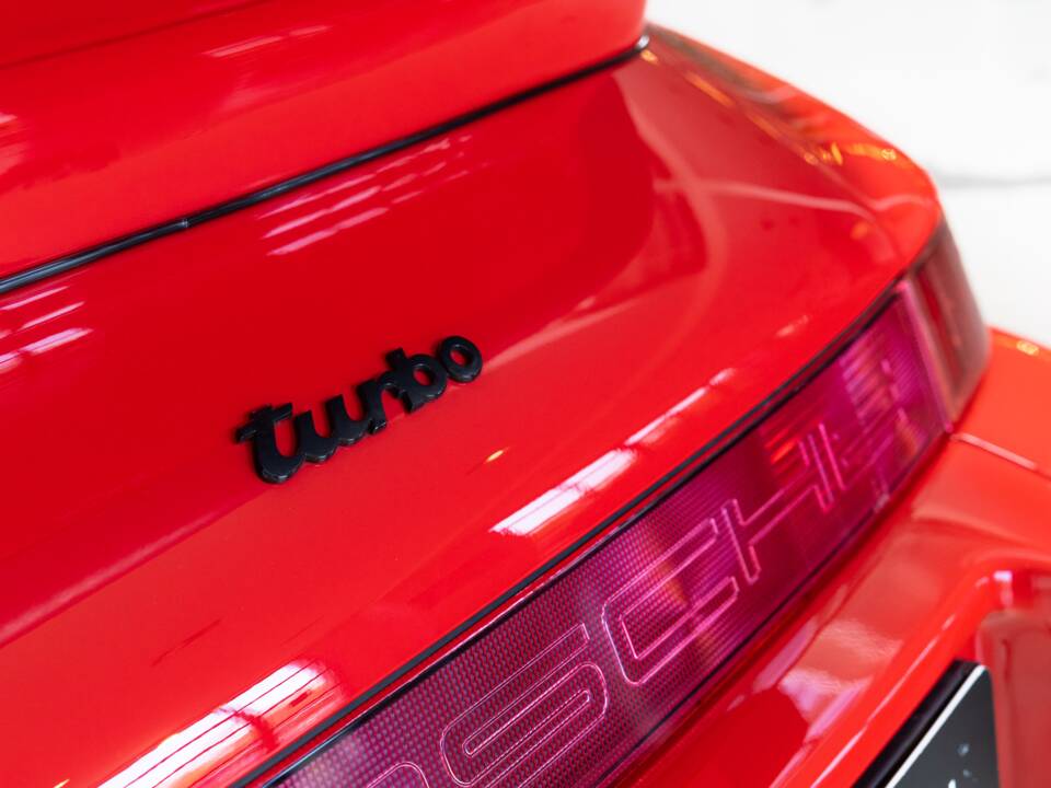Image 27/32 of Porsche 911 Turbo 3.3 (1992)