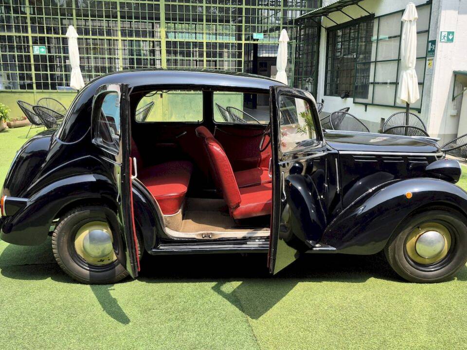 Image 28/47 of FIAT 1100 E (1952)
