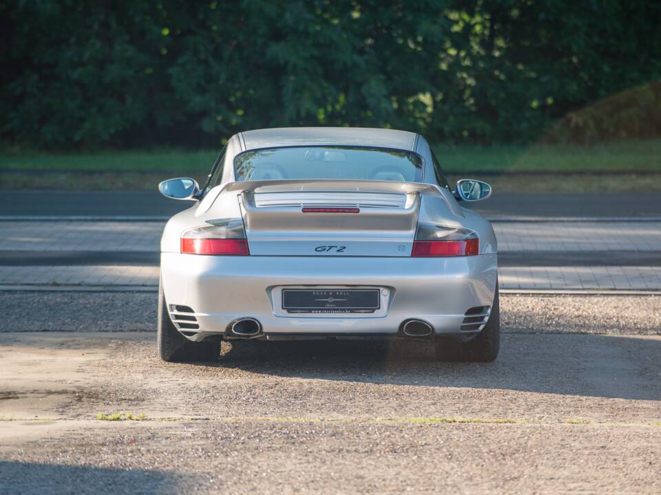 Bild 10/37 von Porsche 911 GT2 (2003)
