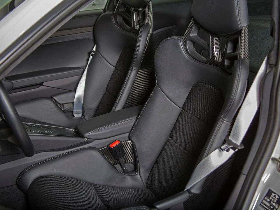 Image 20/25 de Porsche 911 GT3 Touring (2018)