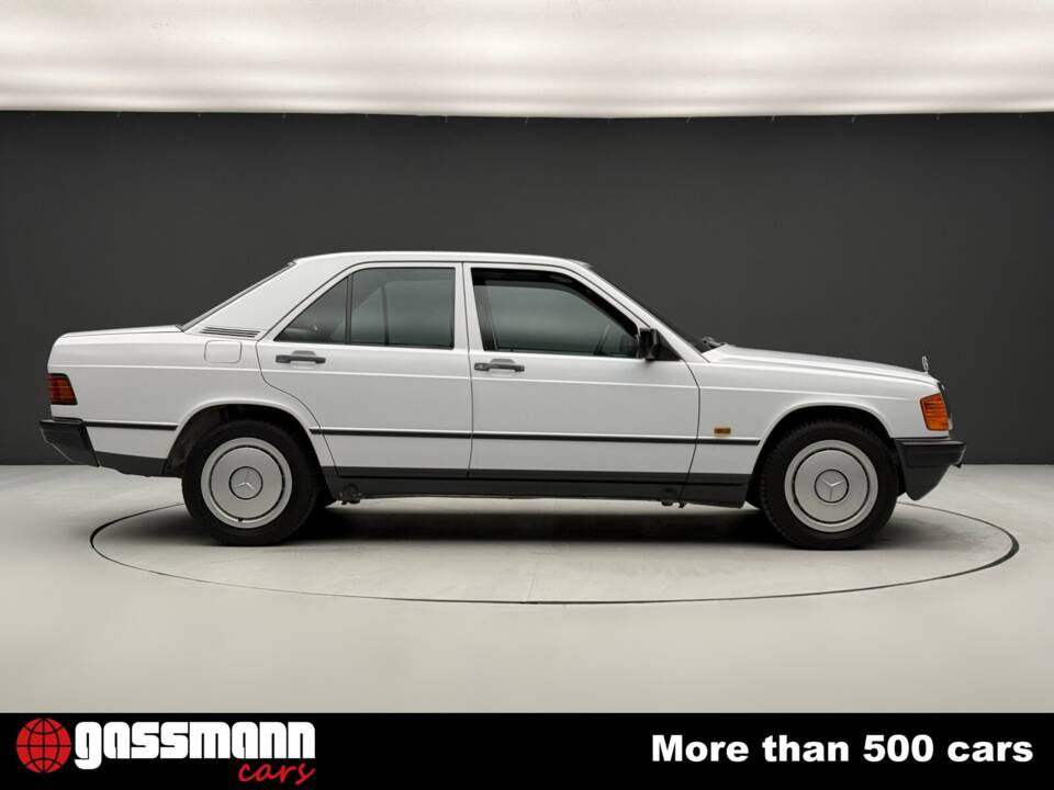 Imagen 4/15 de Mercedes-Benz 190 (1987)